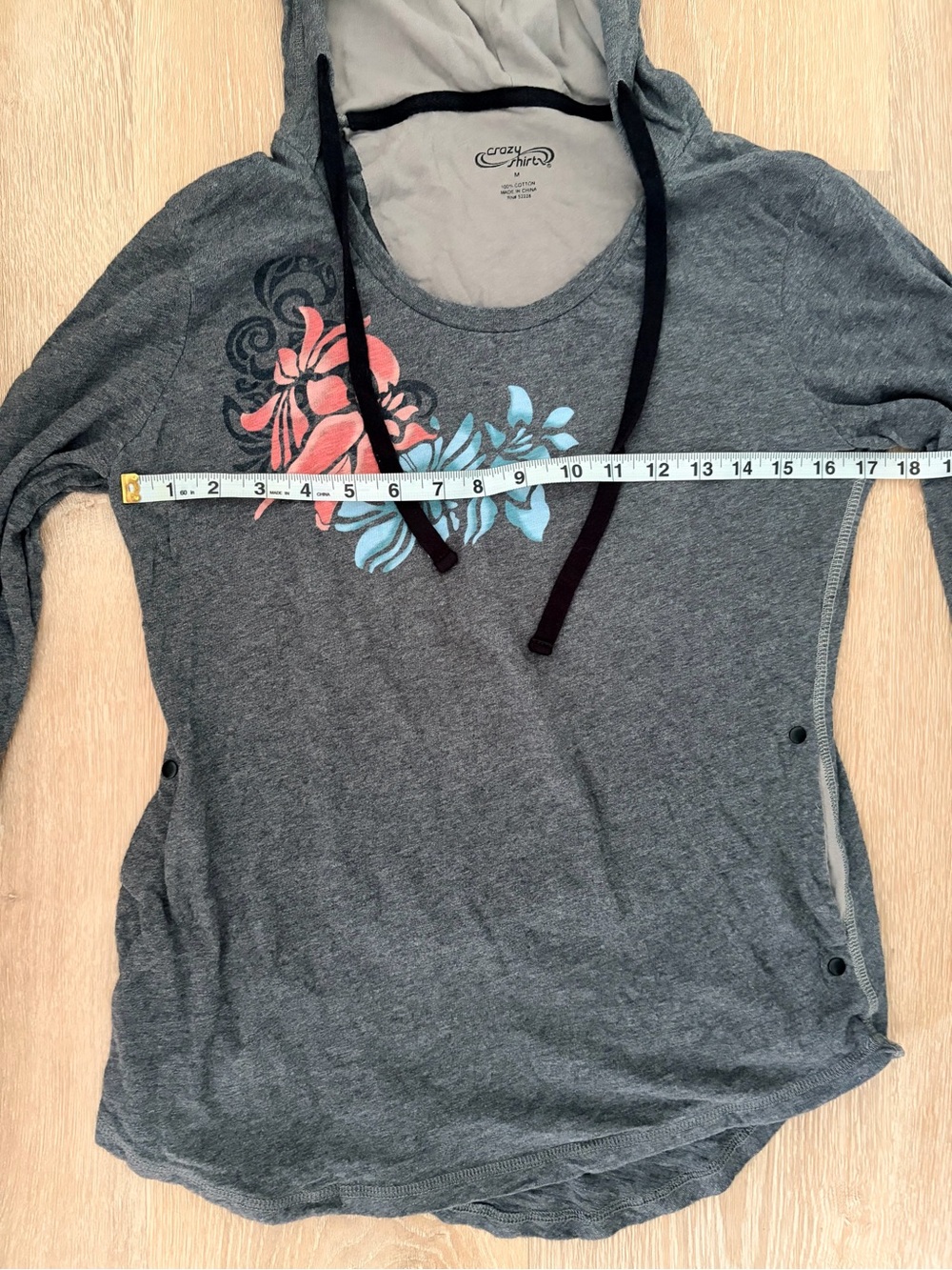 Crazy Shirts- Gray Hooded Long-Sleeve Top with Coral & Light Blue Floral- M - Picture 5 of 8